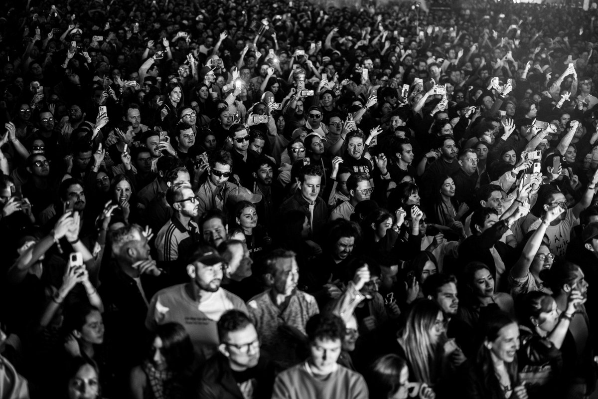 Animal_63's tweet image. Gracias por todo Mexico!  

Last stop of the worldwide tour at Corona Capital where we opened a pop-up shop with exclusive merch. It was insanely crazy as always in CDMX. The blaze will be back there for sure.  

📷 by Alberto Alcocer &amp;amp; Betunka
🎥 by Alberto Alcocer