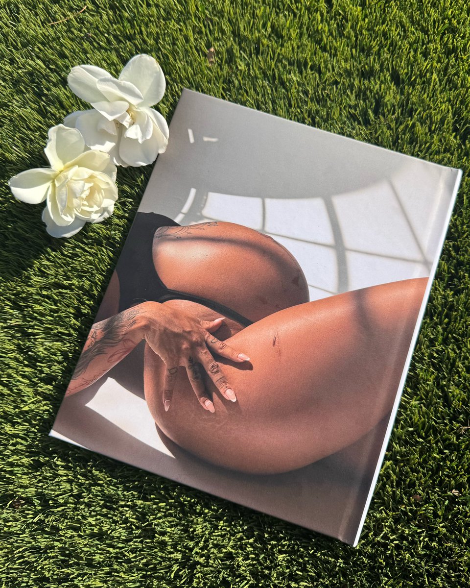 My Maternity Coffee Table Book is now available in my store. It features 30 pages of exclusive artistic photos https://t.co/Mf7tbuaKrP