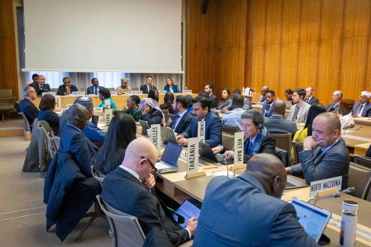 Both happy and sad to mark the end of our 8th Cohort and 2024 Class of Young Professionals. Brilliant young minds from a range of our member countries. Happy to see several underrepresented countries send their young professionals to the @WTO. Thank you for your hard work and