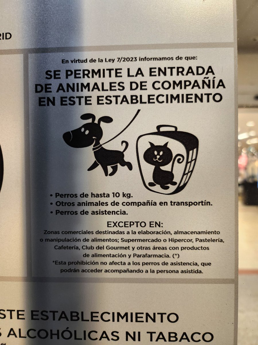 Dónde puede entrar mi #perro? En la entrada de @hipercor hay este cartel, que si no lees la letra pequeña PUEDES CREER que puedes entrar con tu #mascota. Espero la política en grande pues no he podido entrar y me planteo comprar en un futuro