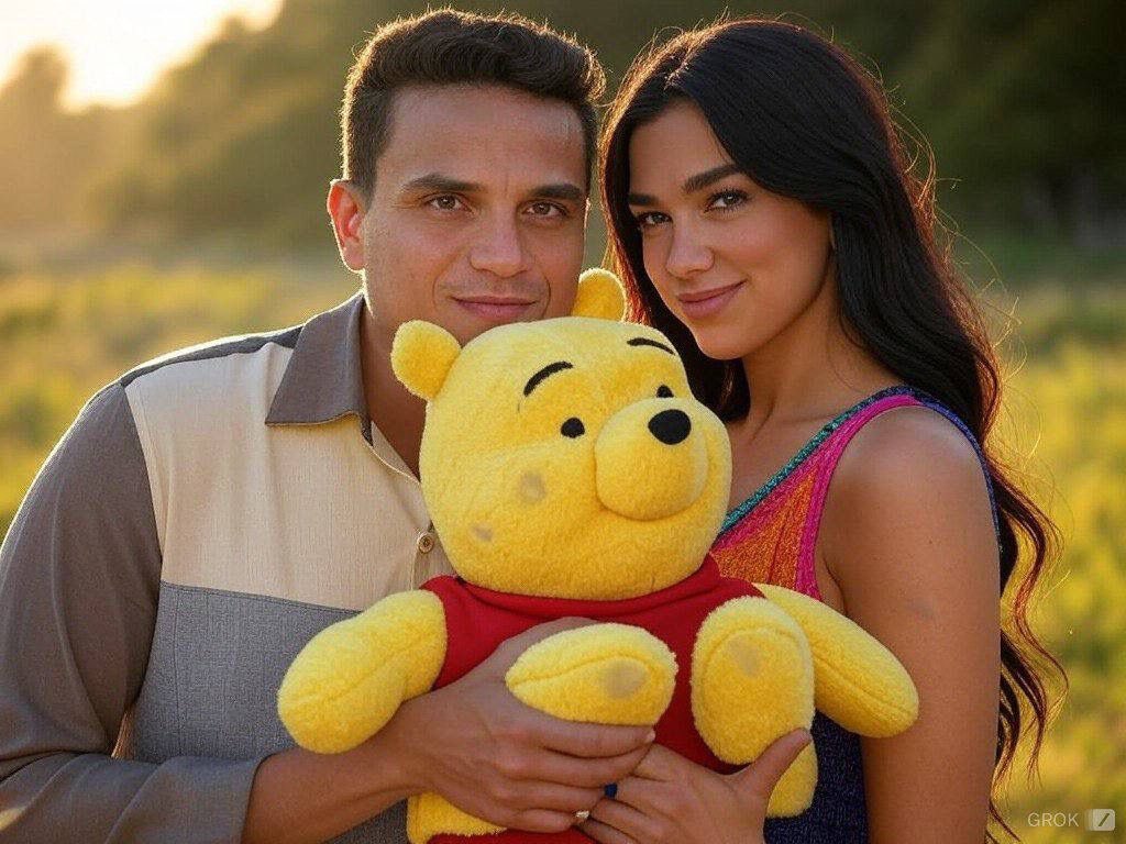 SilvestreFDC's tweet photo. Siempre lo supe!!! Dua Lipa no iba a aguantar las ganas de cantar conmigo y de se paso trajo a Winnie Pooh!!! Será que armamos el combo perfecto?? https://t.co/t2HShPc5wu