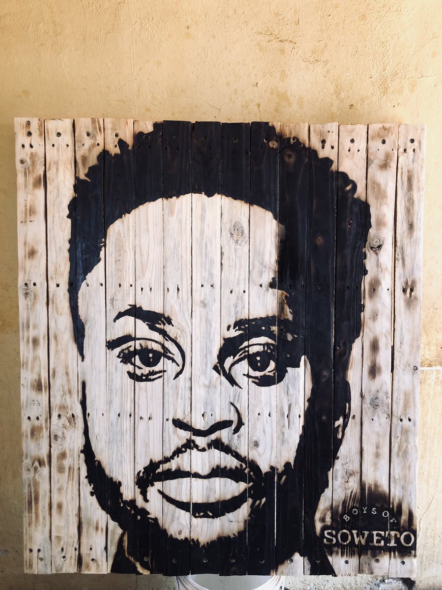 tebogodee_'s tweet photo. Wood Burn Art for @BobtheStylist 🪵🔥🎨 https://t.co/7miUS2vq7n
