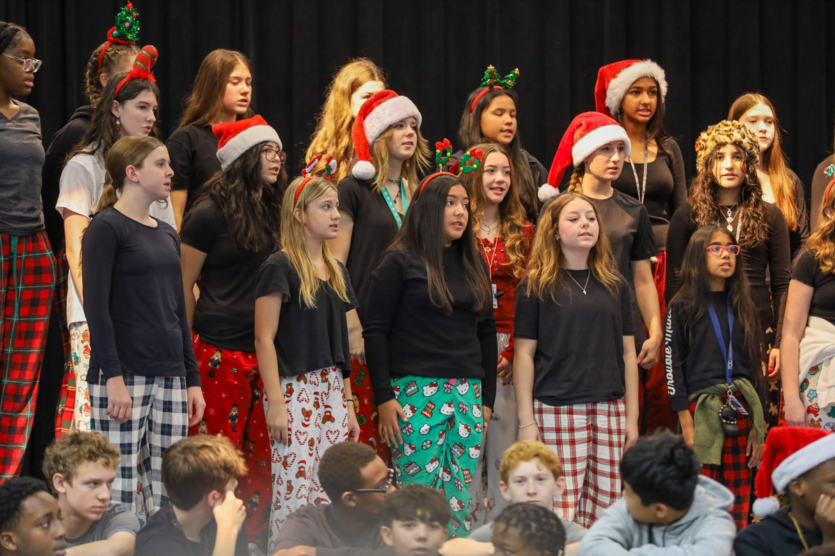 Northwest ISD (@northwestisd) on Twitter photo Many secondary fine arts groups are touring their local elementary schools to spread holiday joy! ❤️🎶☃️💚
Check out scenes from <a href="/OAPetersonNISD/">O.A. Peterson Elementary</a> where the orchestra, choir, theatre and band from <a href="/WorthingtonNISD/">Worthington Middle School - Northwest ISD</a> made a stop this morning!
📸 Photos: bit.ly/49DqAYn Many secondary fine arts groups are touring their local elementary schools to spread holiday joy! ❤️🎶☃️💚
Check out scenes from <a href="/OAPetersonNISD/">O.A. Peterson Elementary</a> where the orchestra, choir, theatre and band from <a href="/WorthingtonNISD/">Worthington Middle School - Northwest ISD</a> made a stop this morning!
📸 Photos: bit.ly/49DqAYn