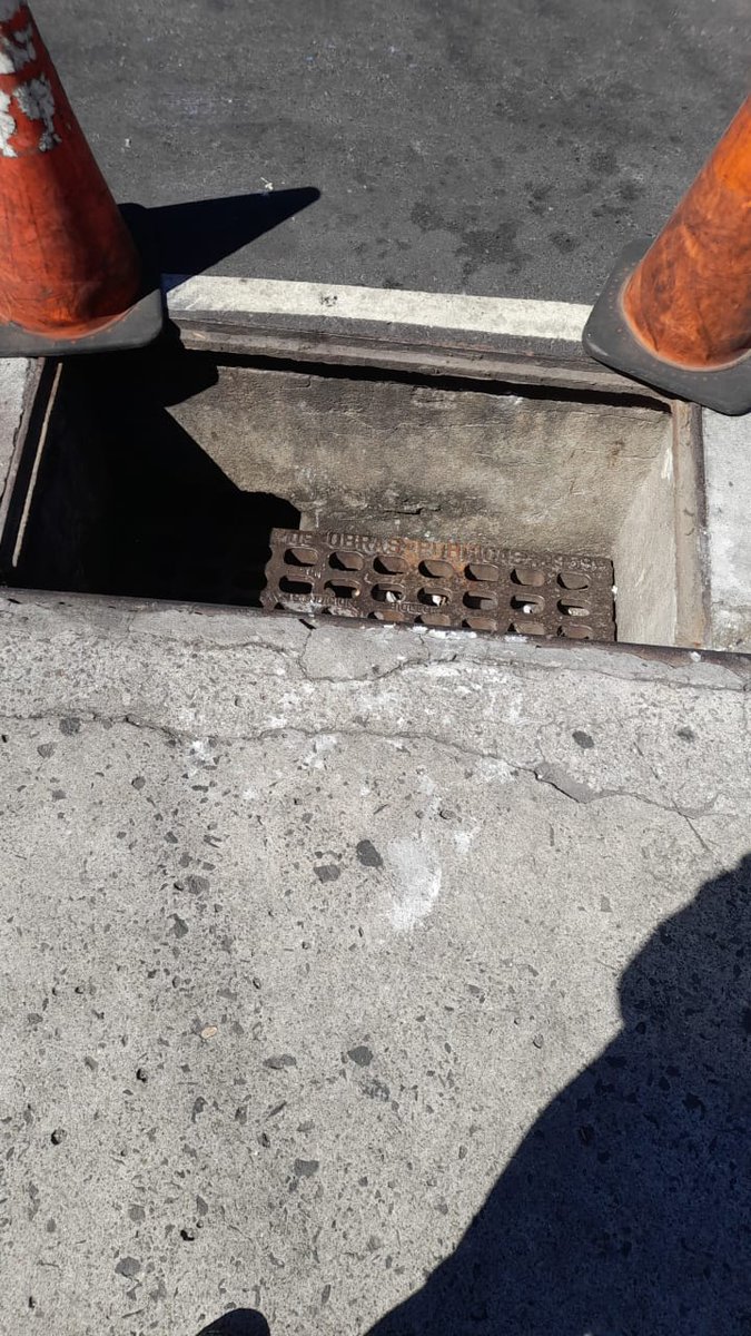 ERRELopezA's tweet photo. #DenunciaCiudadana
Tragante de aguas negras sin tapadera en Mejicanos sobre 2da calle poniente por PNC y Duicentro. @ObrasPublicasSV @ANDASV @alertux https://t.co/V8nY0SQuqM