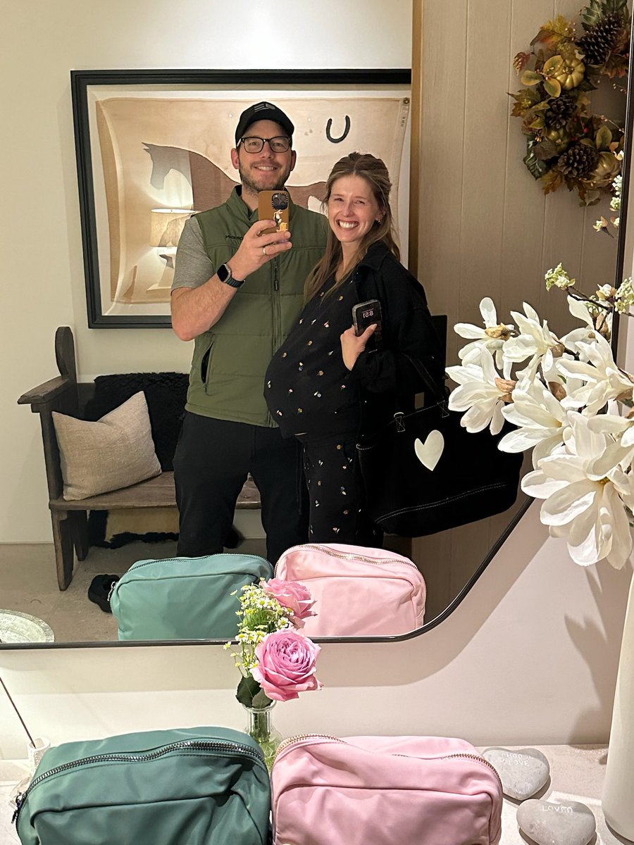 prattprattpratt's tweet image. Happy Birthday, Katherine! Thank you for all of the joy you’ve brought all of us through the years. To see the way you care for our family. To see the way you run the house. To see the way you communicate. Your wisdom and mindfulness are a blessing I thank God for every day. I’m…
