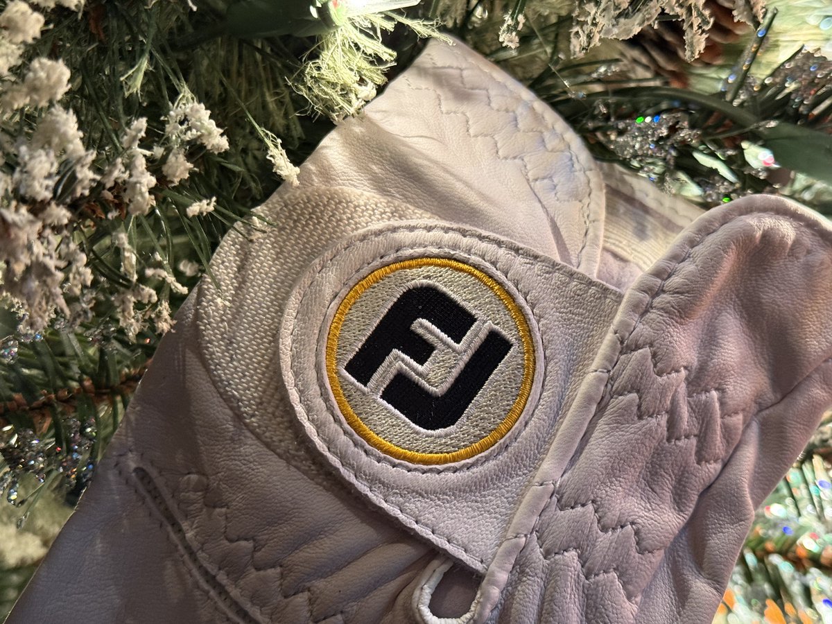 DAY 4: PGAPappas 12 Days of Christmas Golf Giveaway

🎁 YEAR Supply of TWELVE (12) New FootJoy StaSof Golf Gloves 👀 #JingleBAM

To enter:
🎄 Repost
🎄 Follow <a href="/PGAPappas/">Pete Pappas</a> and <a href="/FootJoy/">FootJoy</a> 

#ReleaseTheKringle! pgapappas.blogspot.com/2024/12/year-s…