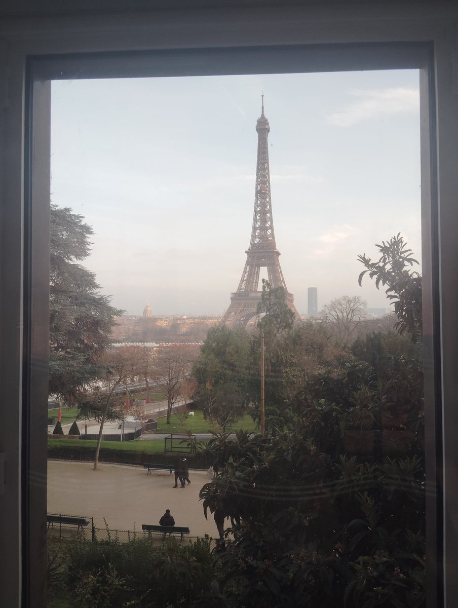 Aujourd'hui, au <a href="/museemarine/">Musée national de la Marine</a>, c'était l'assemblée générale du <a href="/GMilitaires/">GIS Patrimoines militaires</a> avec ce qui sera sans doute pour longtemps la meilleure vue pour une réunion de recherche