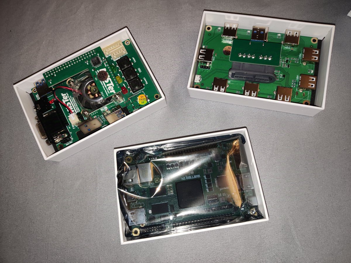 Young_Scott's tweet photo. Well, well... what do we have here?? ✨🎮⌨️ I think I've got some fun tinkering and set up ahead of me! 
@TakiUdon_ #MiSTerFPGA https://t.co/eCeAwVqI8C