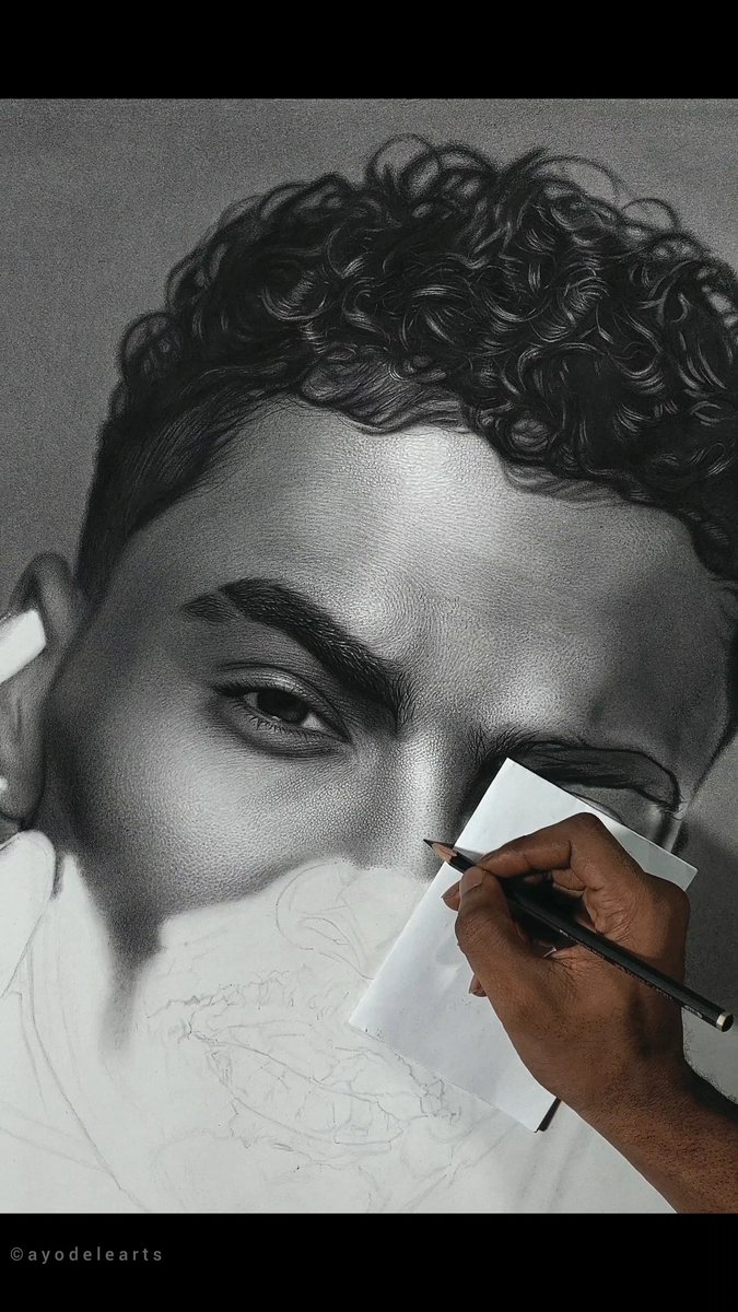 I get anxious lots of time at the start of a new drawing LOL. But this is the point where my flow kicks in…. Love the process 🌹

#art
#pencilart 
#hyperrealism