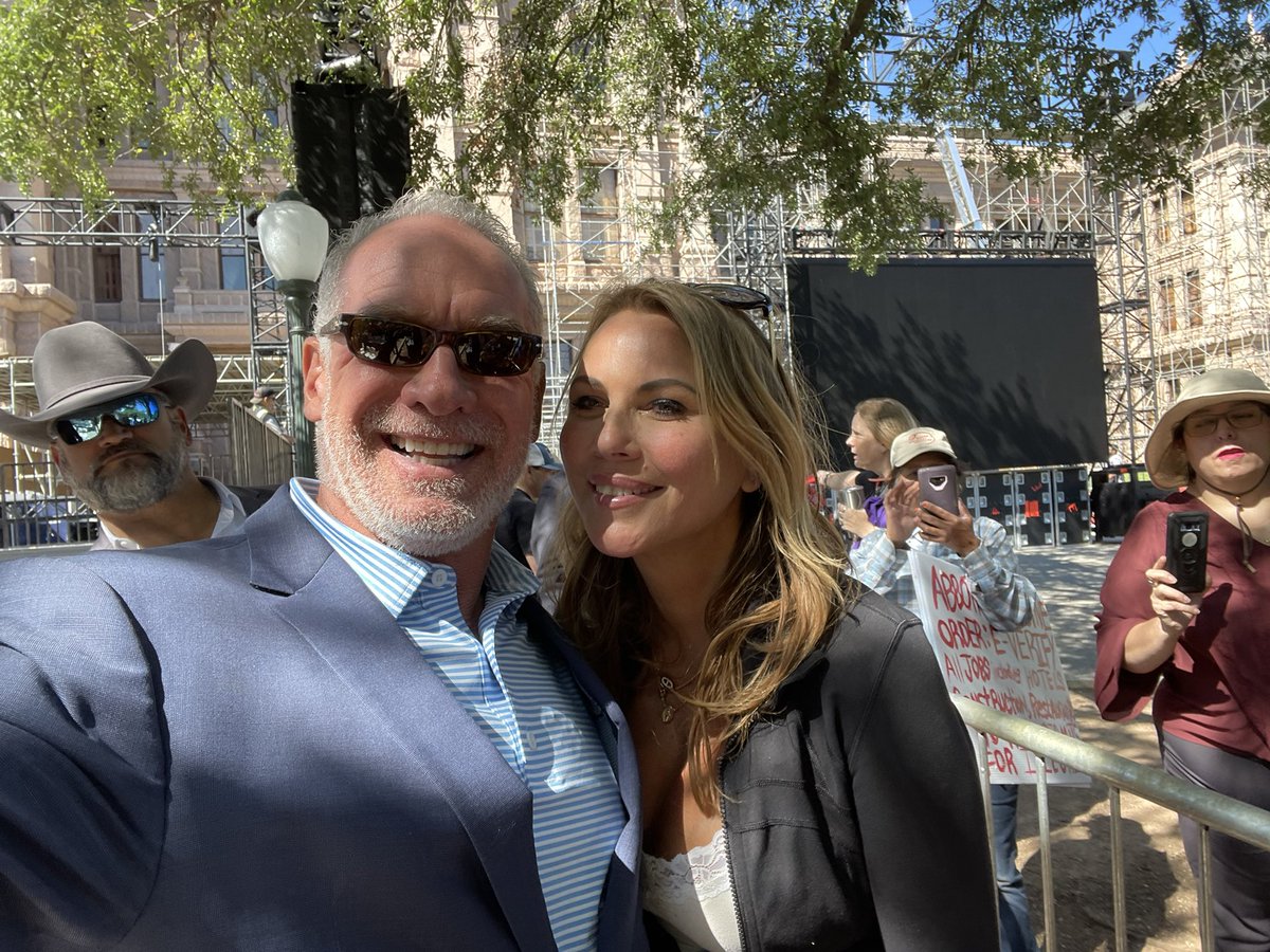 RealCraigSawyer's tweet photo. I think my wife and I have cheered at the TV our very loudest when we’ve seen @laralogan speaking bold truth when needed most.
Lara is an exemplar for the brand or moral courage Americans really need right now.
#GoLara
#StandUp #SpeakTruth https://t.co/iIA2mVLLp4