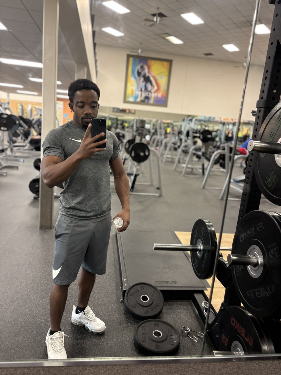 rayelthereal's tweet image. The gym been my therapist lately frfr #GET2WORK💪🏾🦁