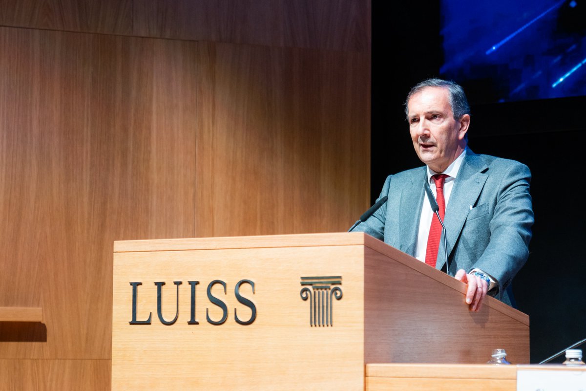 Luiss Guido Carli (@uniluiss) on Twitter photo Il ruolo dell'UniversitĂ nell'era dell'#AI.
Inaugurato oggi l'A.A. #Luiss 24-25, alla presenza del Rettore <a href="/PBoccardelli/">Paolo Boccardelli</a> e del Presidente Luigi Gubitosi. Ospite d'onore James Manyika (<a href="/Google/">Google</a>), in dialogo con <a href="/paolobenanti/">Paolo Benanti</a>. Il ruolo dell'UniversitĂ nell'era dell'#AI.
Inaugurato oggi l'A.A. #Luiss 24-25, alla presenza del Rettore <a href="/PBoccardelli/">Paolo Boccardelli</a> e del Presidente Luigi Gubitosi. Ospite d'onore James Manyika (<a href="/Google/">Google</a>), in dialogo con <a href="/paolobenanti/">Paolo Benanti</a>.