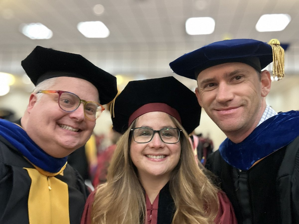 mdgiardinaFSU's tweet image. Honored to have co-hooded (with @TobyPark) our newest @fsuannescollege doctoral graduate, Dr. Amber Wiest, at this morning’s ceremony. Onward!