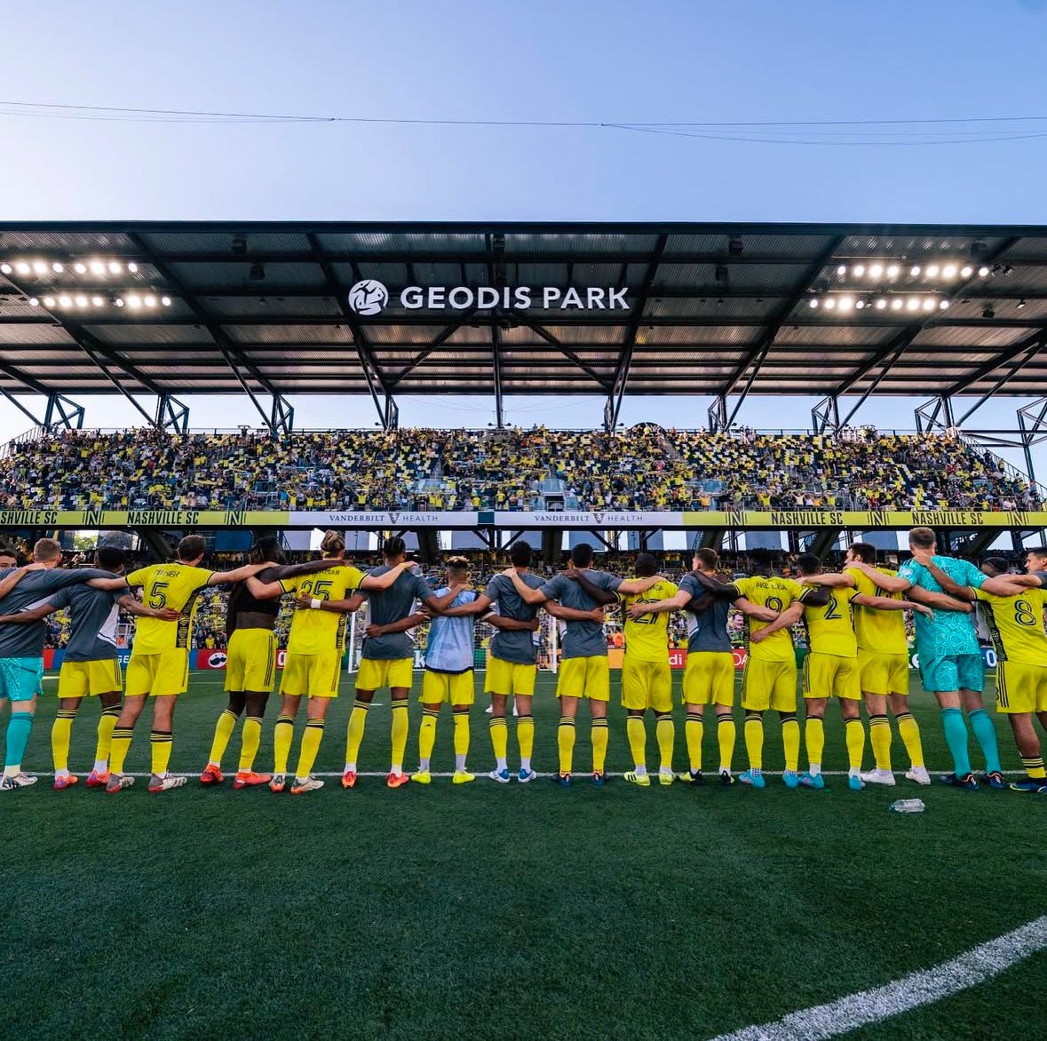 Christopher Jones tweet media