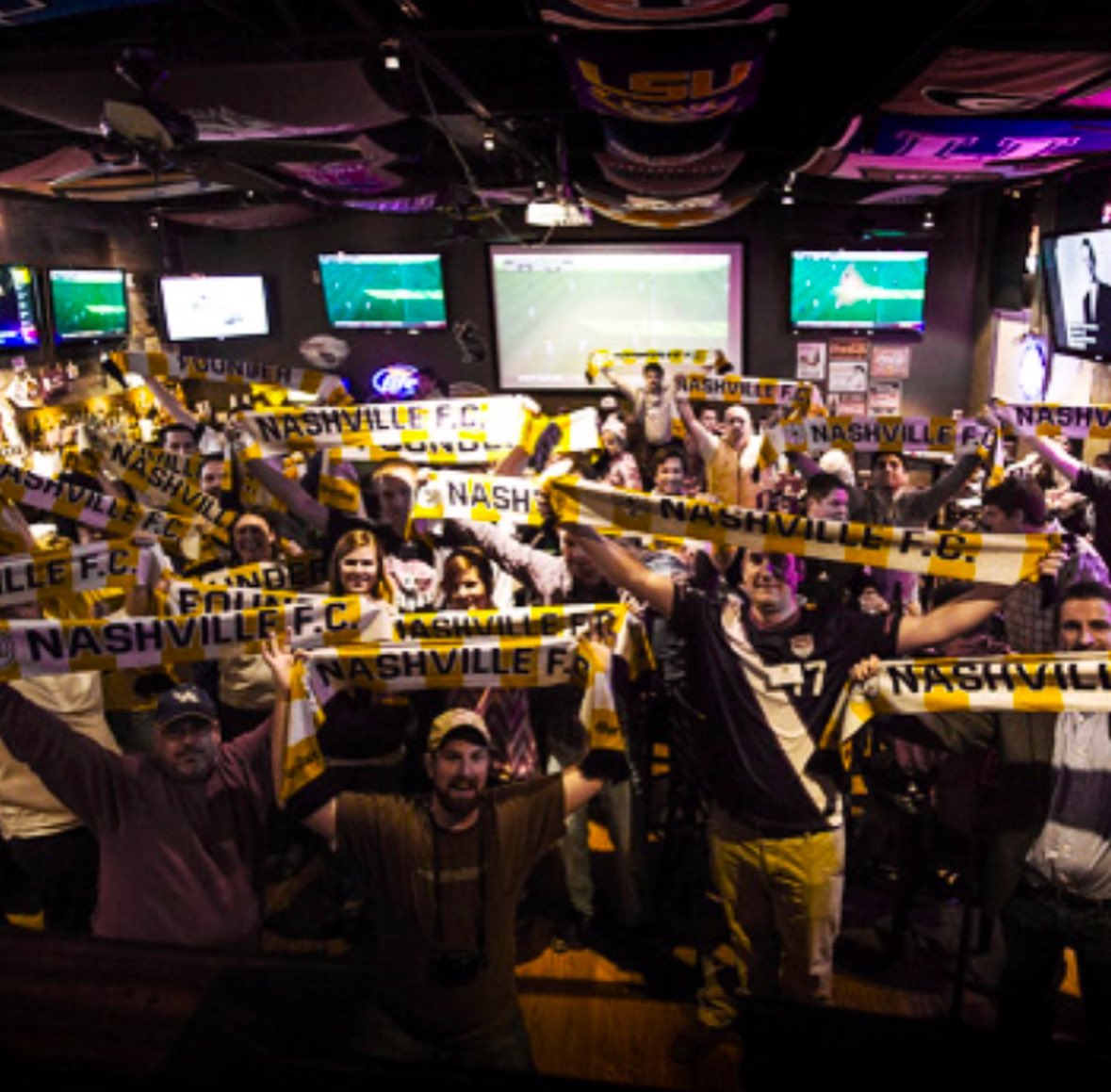 Christopher Jones tweet media