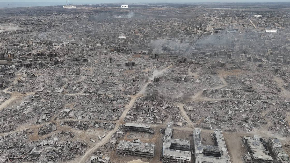 AvniItamar's tweet image. The ruins of Jabalya after months of fighting the remaining Hamas forces there. North Gaza is falling.
In the background - the city of Ashkelon and its electricity power plant.
#TimeToSurrender