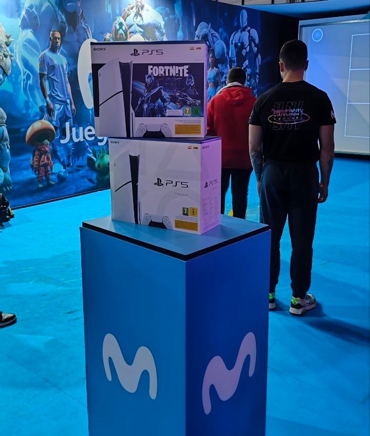 University_ES's tweet photo. 💙 SORTEAZO 💙

Gana 1 de las 2 PlayStation 5 que tenemos en el Stand.

Sigue a @University_ES, a @movistar_es y a @GAMERGY y da RT.

Y si comentas que es lo que más te gusta del evento con #GAMERGY2024 tendrás más oportunidades. https://t.co/wFiYPlR3Yb