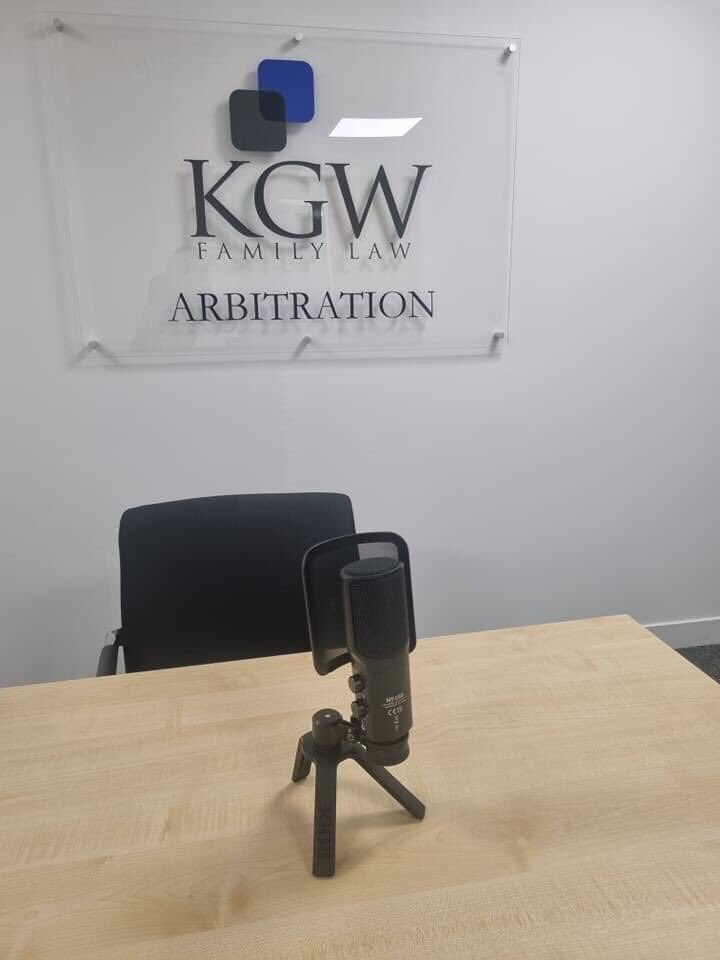 Listening to "How to navigate your way through the Christmas break" at  buzzsprout.com/2262106/episod… #narcissism #familylaw #Christmas #Christmascontact #childarrangements #divorce #separation