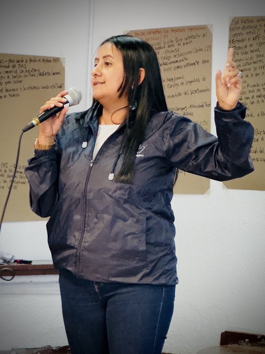 ManuelaMPaz's tweet image. #Hoy estamos realizando el balance de trabajo de la @CsiviComunes de este año, una necesaria reflexión sobre los avances y desafíos del trabajo en equipo desarrollado en este periodo y la proyección del año que viene #FirmesConElAcuerdo