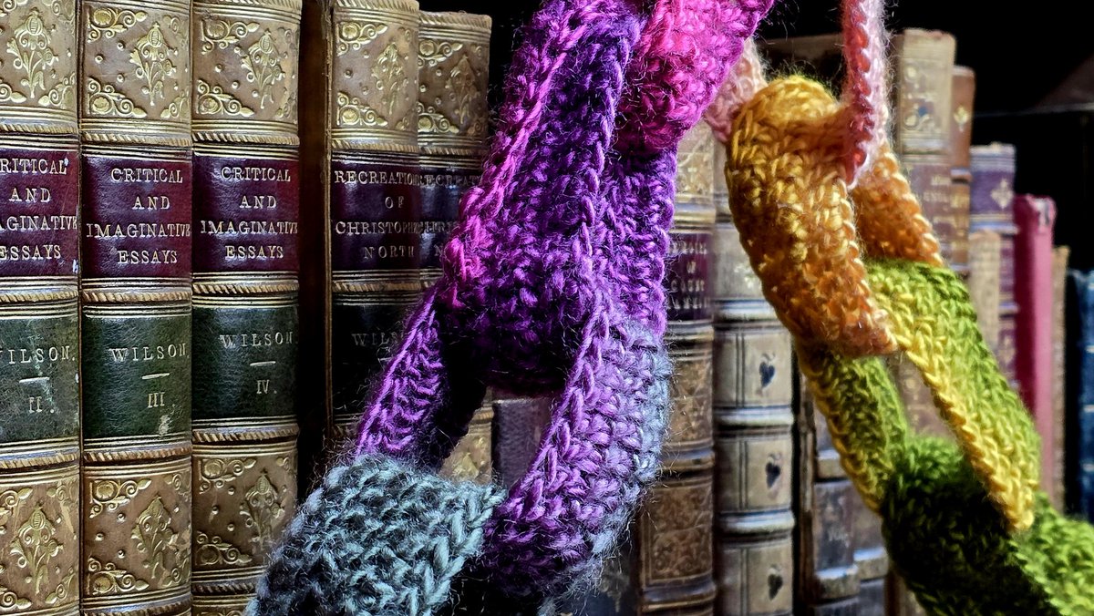 Petersfield Bookshop tweet media