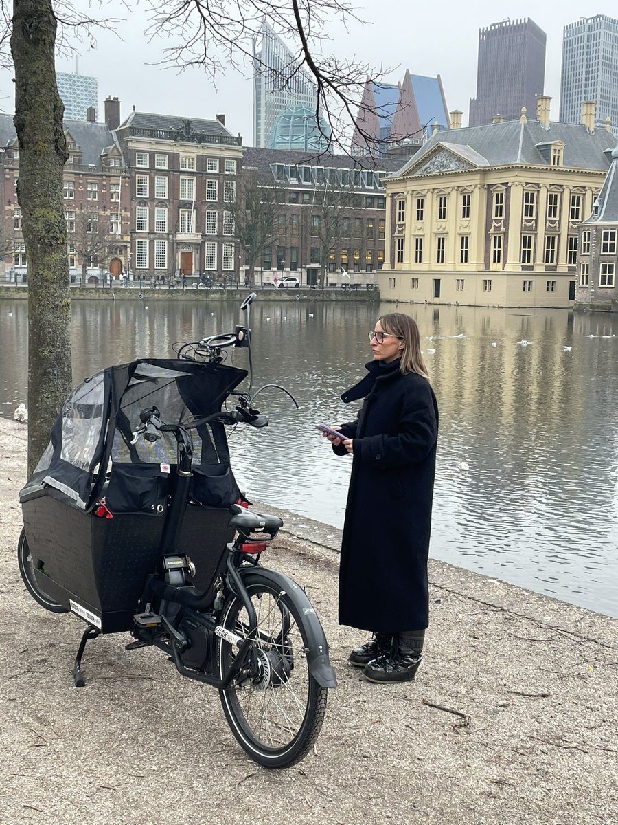 anna holligan 🎙 tweet media