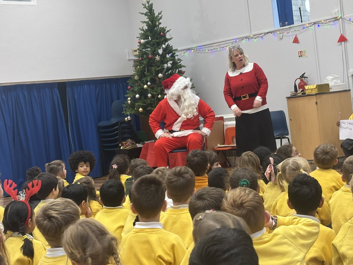 Bluebpef's tweet photo. A special guest showed up at school today! Don’t tell the other schools, they’ll get jealous! https://t.co/GkSmmAmvOf
