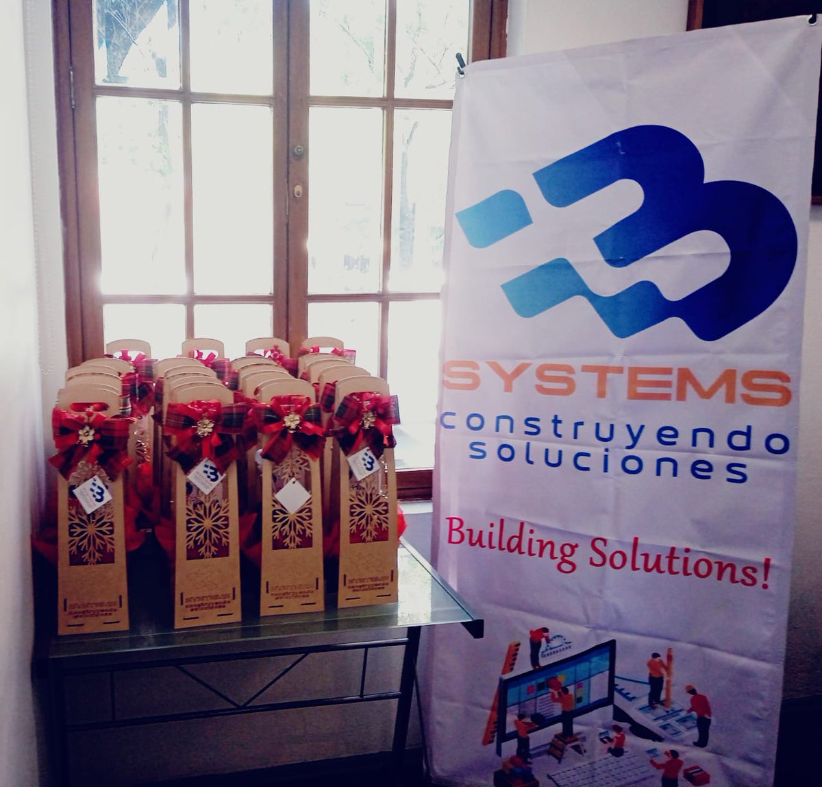BSystemsMexico's tweet photo. Felicidades a nuestros colaboradores, que tengan una navidad bendecida y próspero año! https://t.co/bu8LpfqxGg