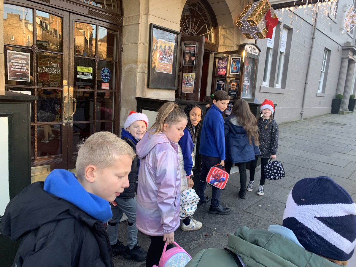 Miss Hillyear tweet media