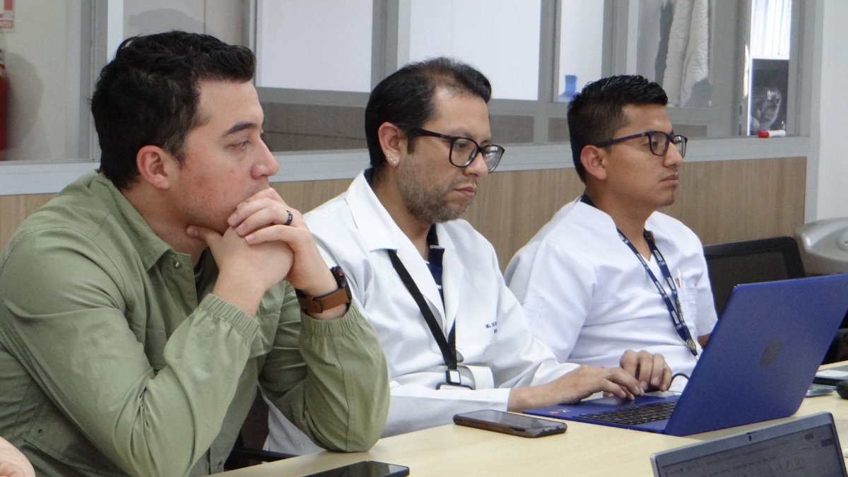 IESSHQSUR's tweet photo. La seguridad del paciente es fundamental dentro de las acciones y procesos que ejecutamos en el #HQSur. 🤝🏻

Por ello, en el Comité institucional se evalúan 🗣️y toman decisiones para la mejora continua de nuestros procesos de atención. https://t.co/NRybTyPX9O