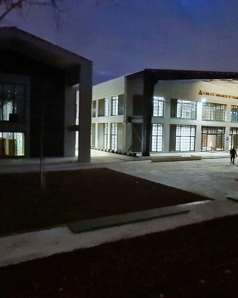 Tüm tasarımını yaptığımız ve tüm yapım sürecinde olduğum, uygulama detaylarını son derece tecrübeli ve işinin ehli  ekiblerin katkısı ve müşavir firma TURSUM' un büyük desteği ve tecrübesiyle çözdüğümüz  yeni fakülte binamız tamamlandı. 

#artdaily #architect #i #architectural