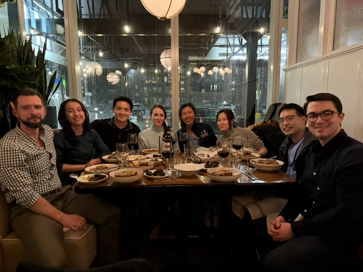 BIDMCVascular's tweet image. Another holiday dinner with @LiangPatric in the books! 🌟🌲❄️