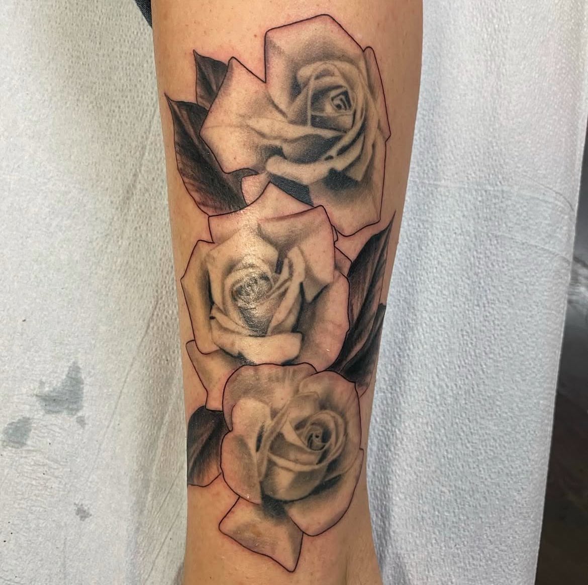 Roses by Kyle Murph

#tattoo #roses #rosetattoo #blackandgrey #blackandgreytattoo #realism #realismtattoo #thrivestudios #cambridge #kitchenerwaterloo