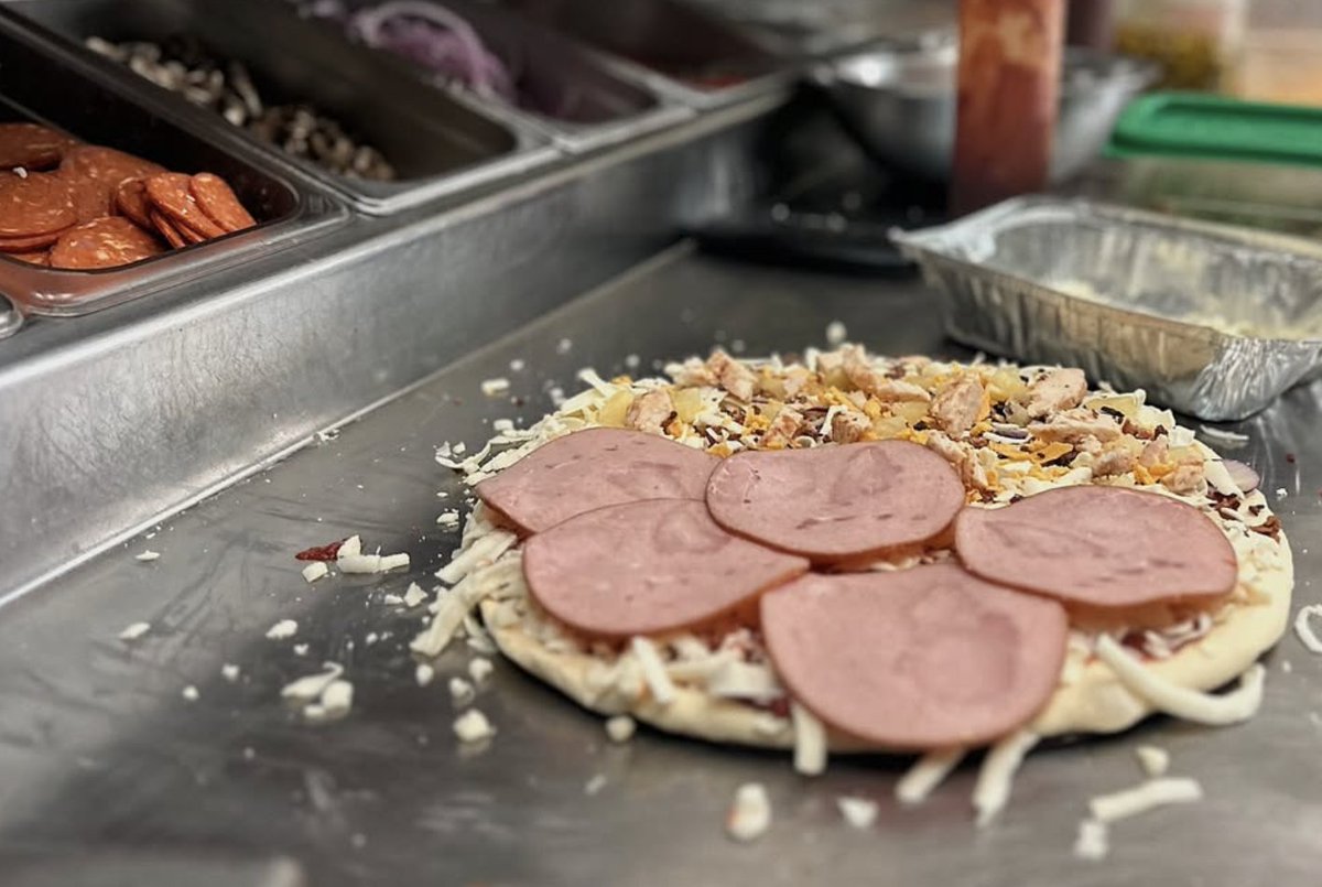 Buckys West Coast Pizzeria tweet media