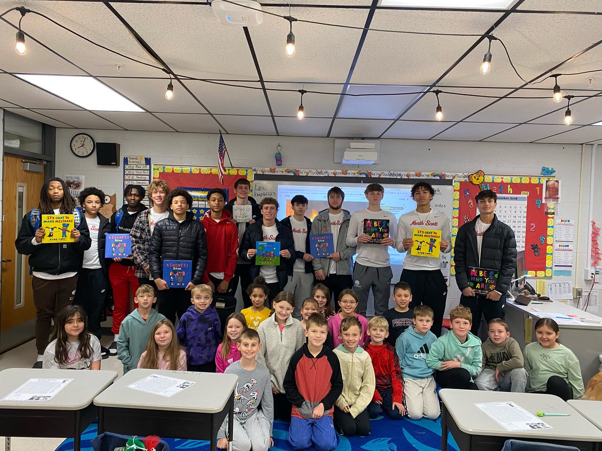 Thanks to the Ed White Elementary staff for letting us read to their students this morning! 

It’s GAMEDAY in the PIT! 
Varsity tips at 7:15pm v Clinton.