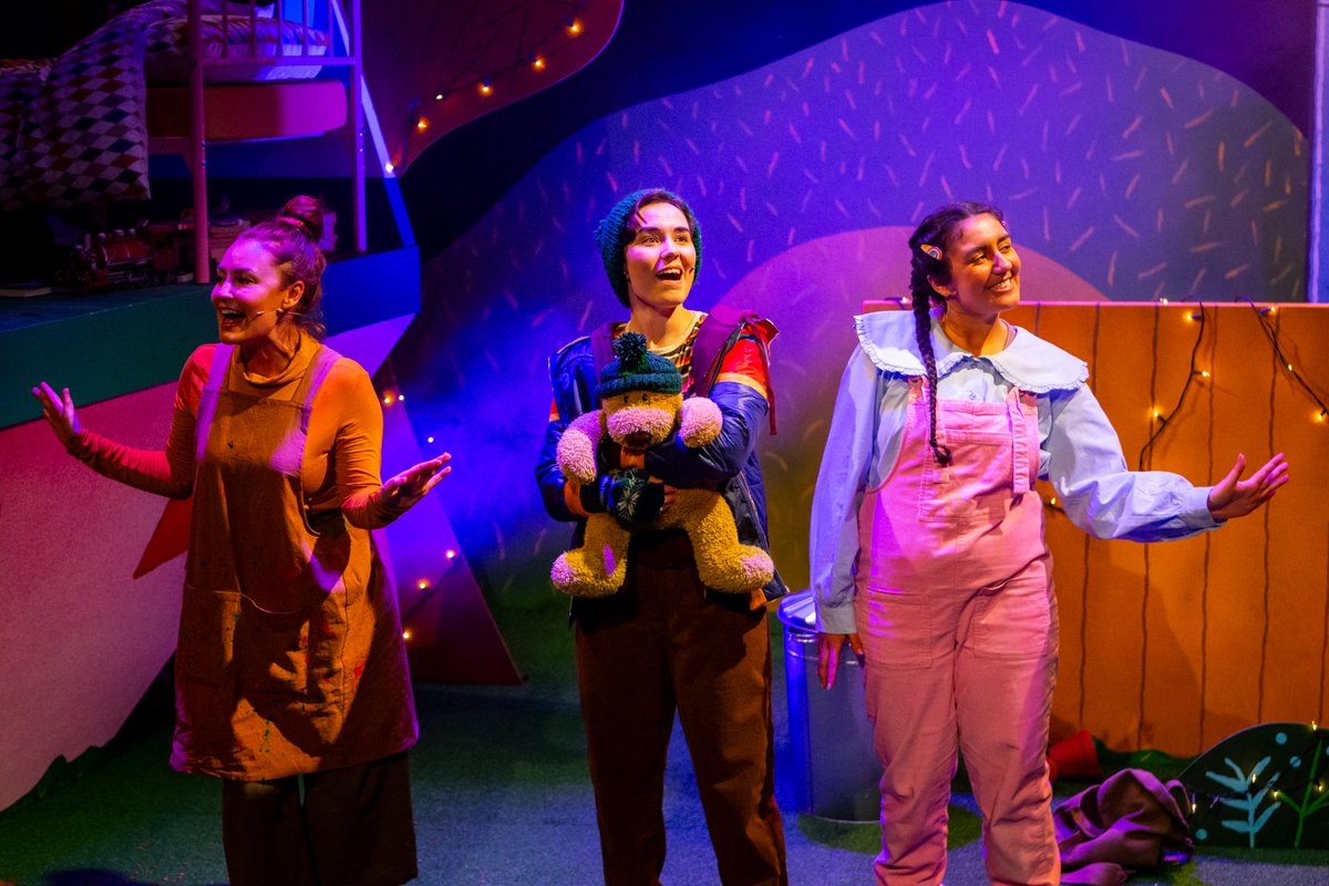 FairyPowered's tweet photo. #REVIEW
#5* from Dawn Bennett for Rapunzel at Hull Truck Theatre
“a lovely way to spend an hour”
https://t.co/oJ8rxsZU13
#rapunzel #megancrossland #amythompson #jopatmore #tomsuanders #amywatts #hulltrucktheatre #fairypoweredproductions https://t.co/UPvvYVFppZ