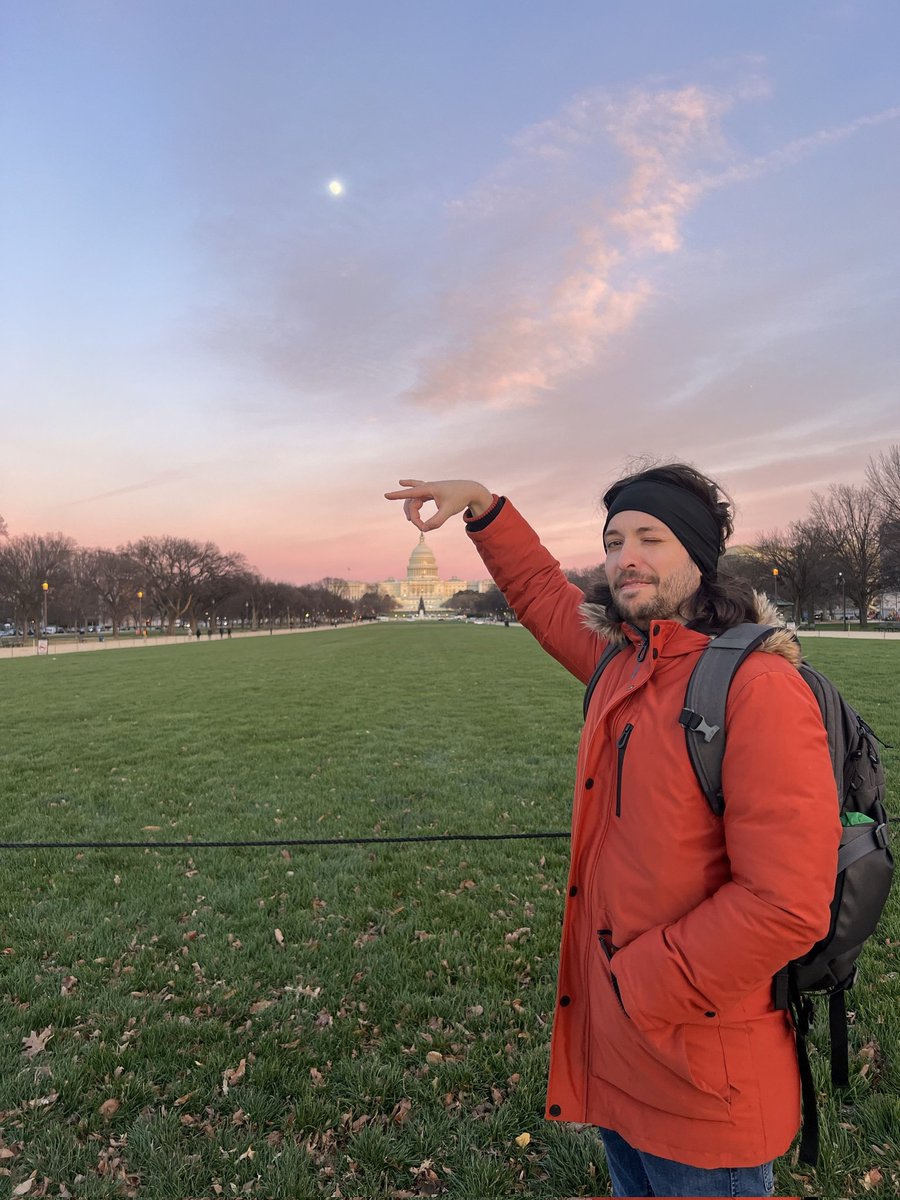 Had a great time at <a href="/theAGU/">AGU (American Geophysical Union)</a> 2024 meeting in DC. Was the opportunity to meet new scientists and old friends <a href="/Hydro_Howard/">Ben C Howard</a>!