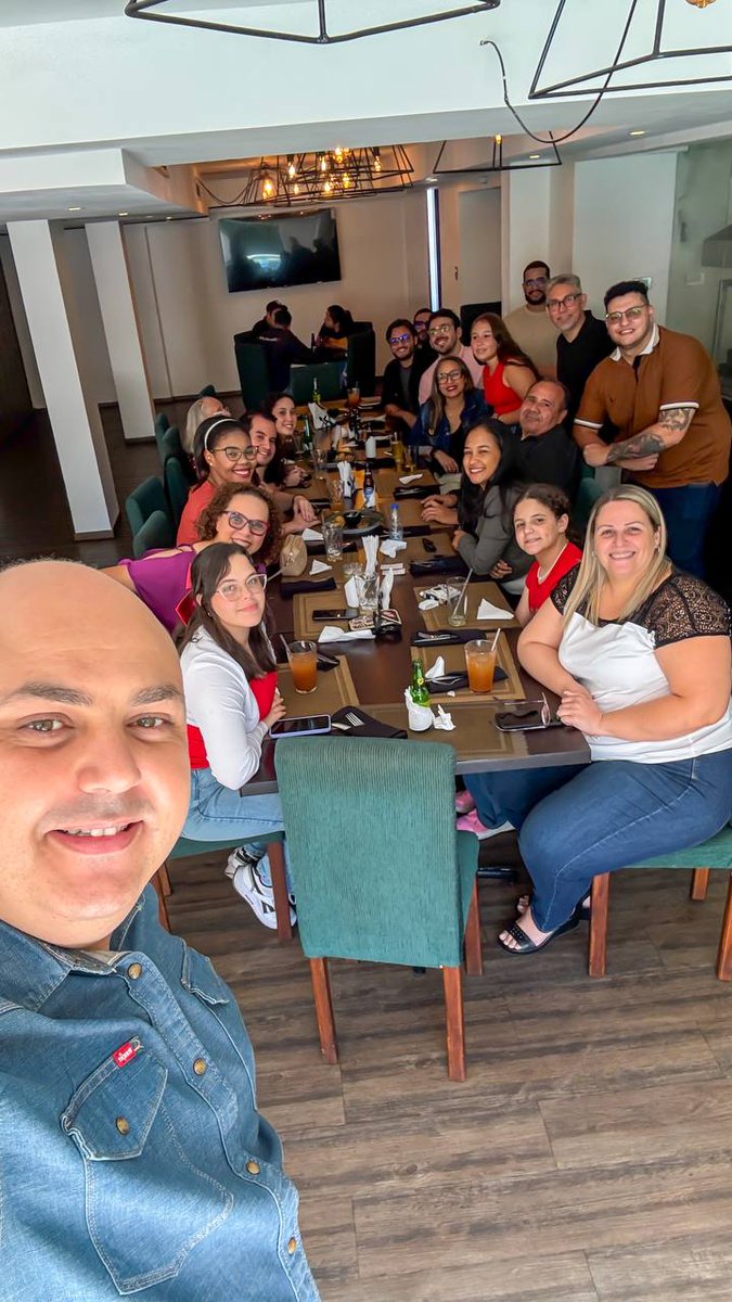 Compartir navideño con el team TEC ⚡️