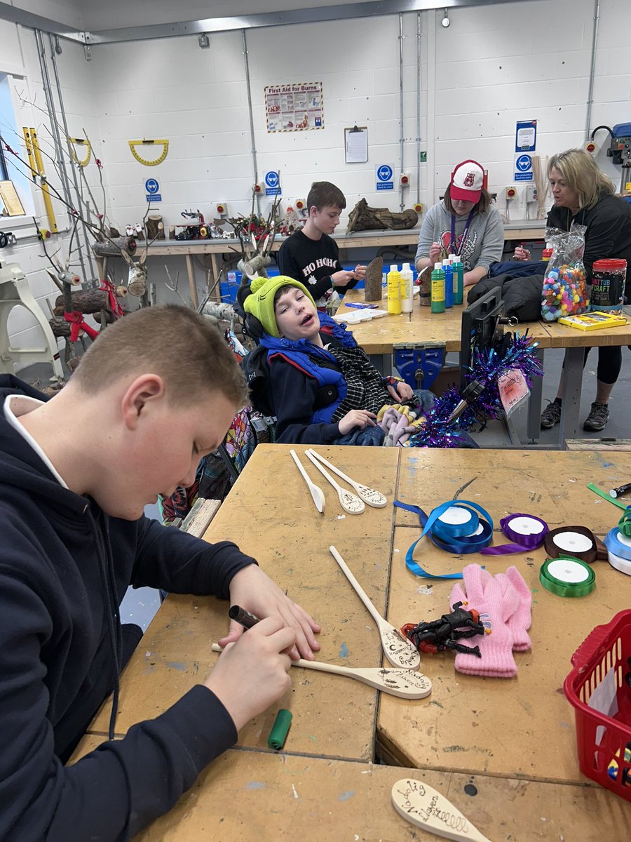 Today our school council came together to celebrate a fantastic and successful first term. We also created some crafts for our Christmas Fair which takes place on Monday 16th December. We hope to see you all there 🎄🎅🏻🎁