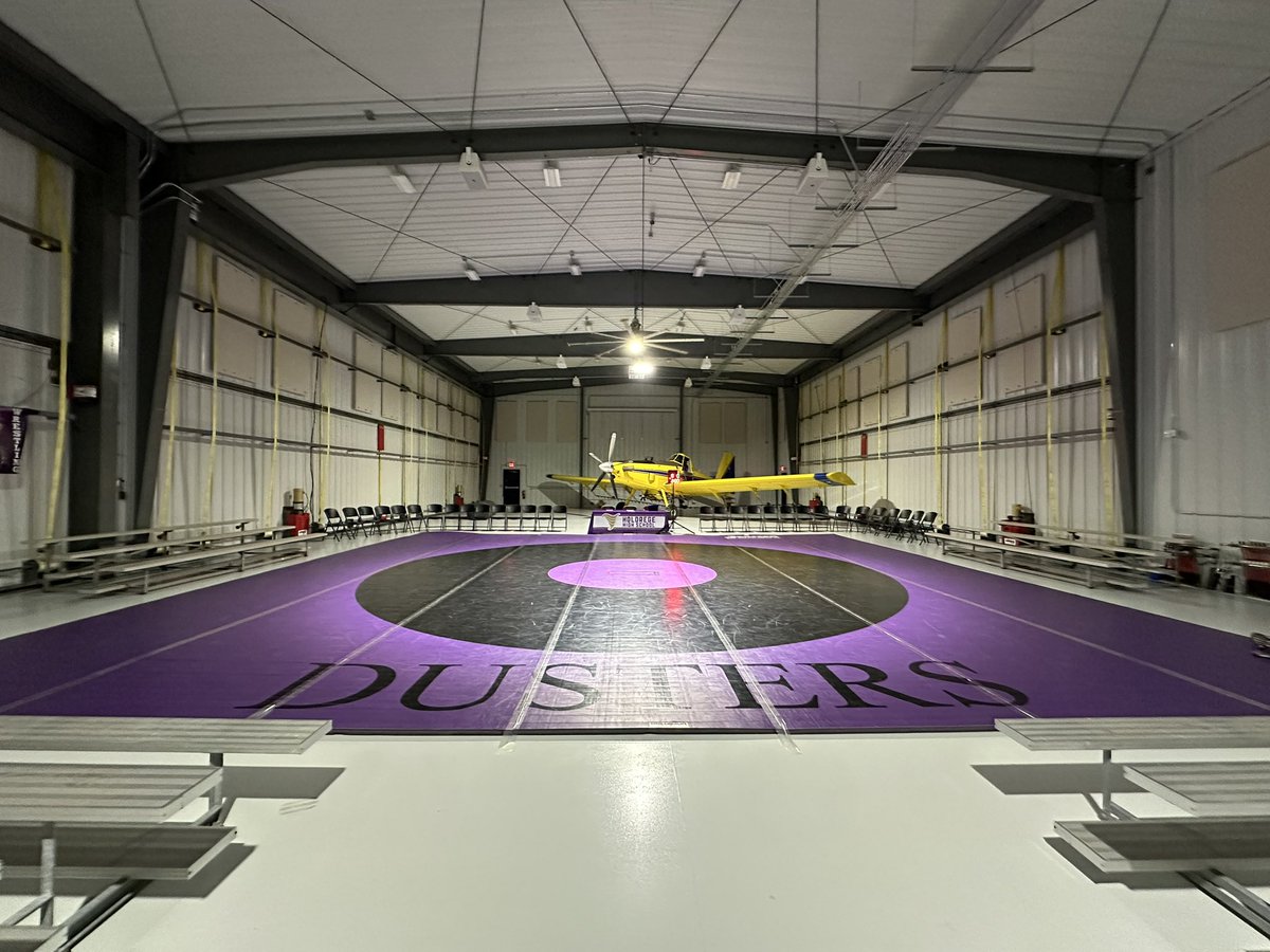 How cool is this?! Havoc at the Hangar in Holdrege tonight! <a href="/HoldregeWrestle/">Holdrege Wrestling</a>