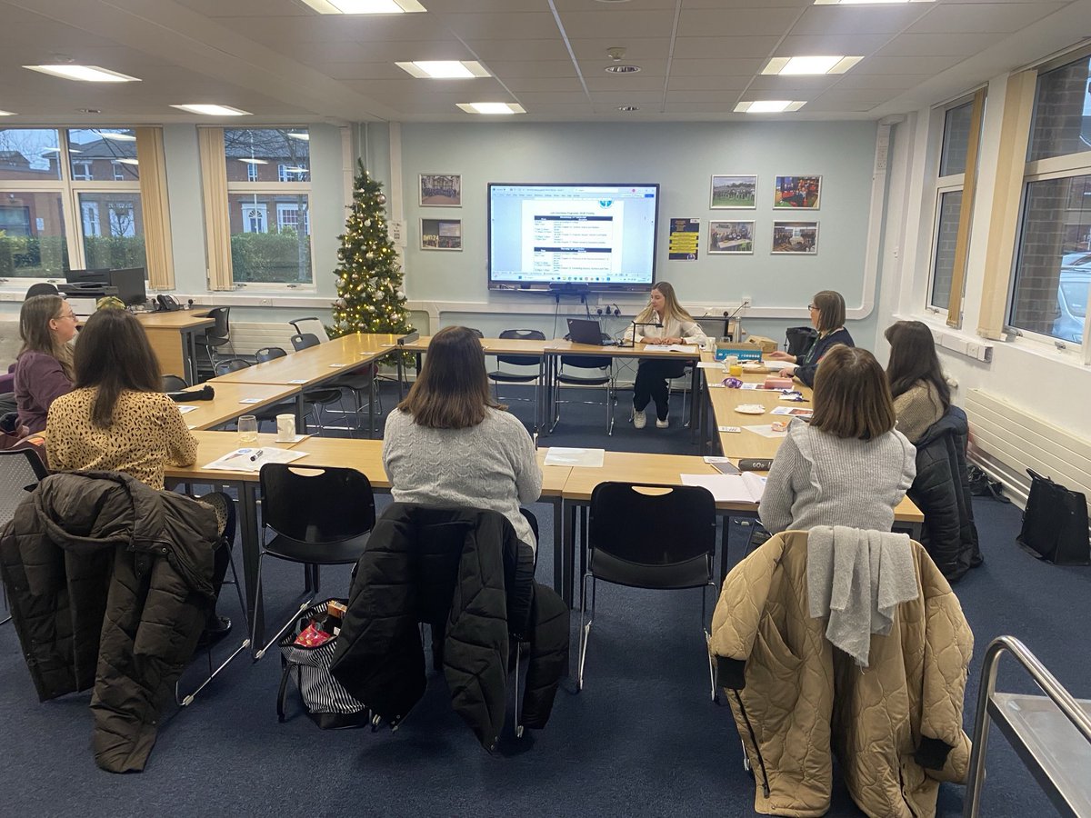 LEPMHS's tweet image. What a great few days of Latin training! We’re so lucky to have such a fantastic team. 🎄⭐️📚 @centreforlatin @educationgovuk @futureacademies @MaghullHighsch #LatinExcellenceProgramme