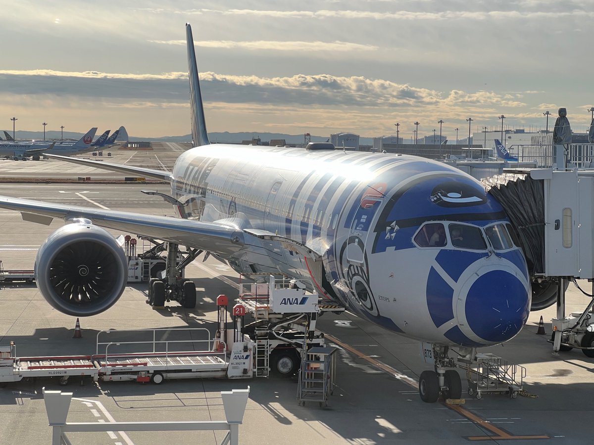 knaviation's tweet photo. Guess there’s not better plane to fly from Tokyo to Paris when going to Disneyland than the R2D2 Jet! https://t.co/LVR5uuLTNQ