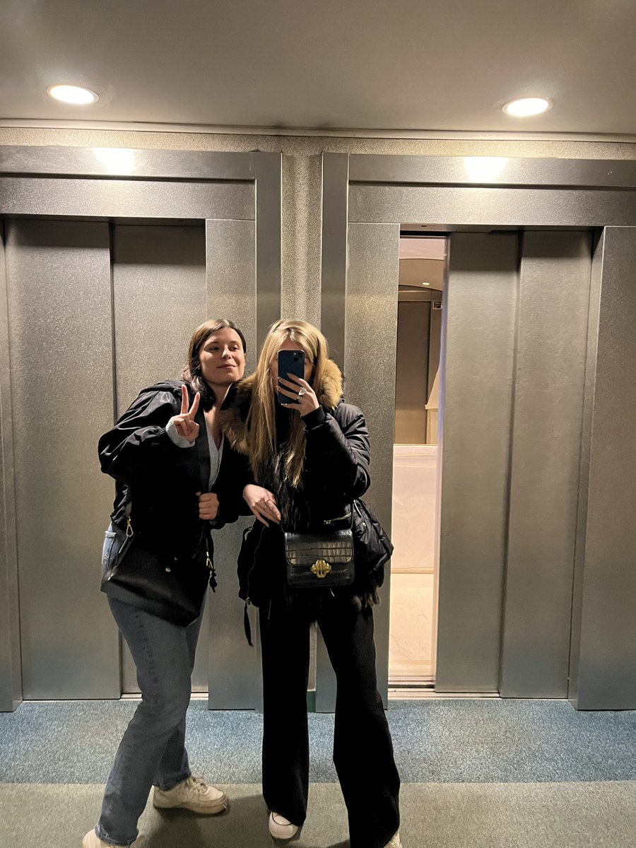 womsolitary's tweet photo. Joyeux anniversaire à cette merveilleuse personne 🤍 que j’aime à la folie 
xoxo meredith @jodamred_ 🖤 https://t.co/BEfwxqGb8n