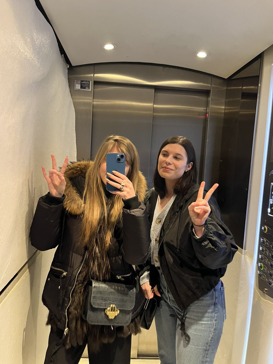 womsolitary's tweet photo. Joyeux anniversaire à cette merveilleuse personne 🤍 que j’aime à la folie 
xoxo meredith @jodamred_ 🖤 https://t.co/BEfwxqGb8n