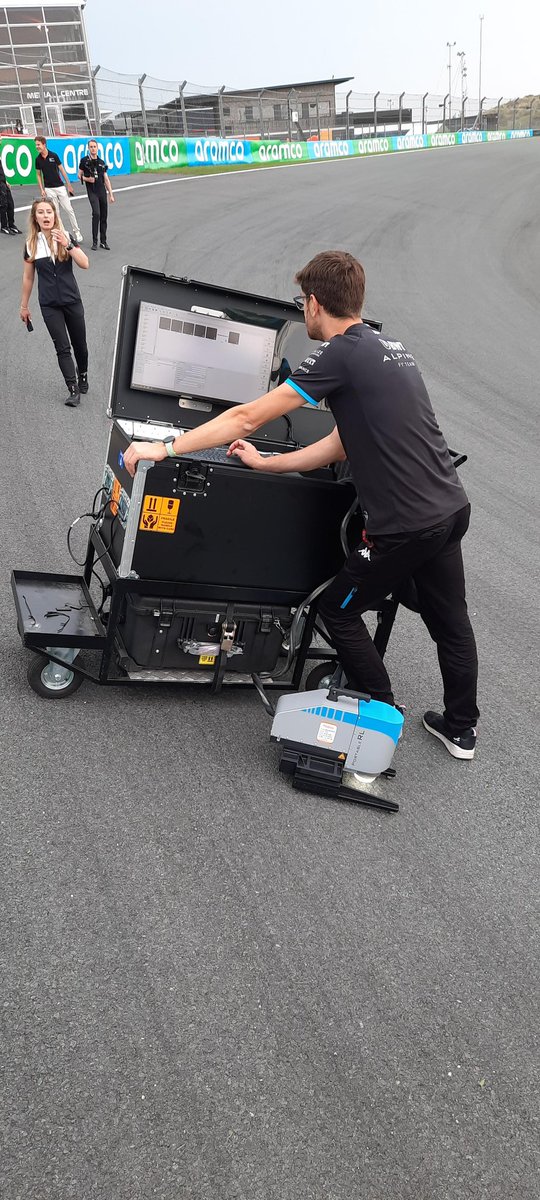 Aleksander Ginter tweet media