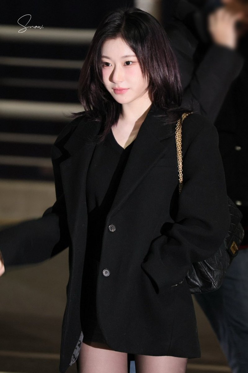 chaery4evermine's tweet photo. LEE CHAERYEONG YOU'RE SO ATTRACTIVE https://t.co/3eZ0i8Ed5G