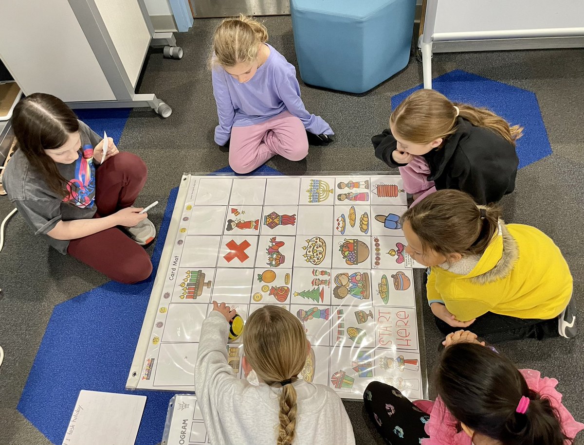 elona_coku's tweet image. Fourth graders had an hour of code with their first grade buddies. They programmed their Beebot to find the holiday and shared holiday facts with each other. #FridayFun #HourOfCode #Coding #BeeBot #WeAreChappaqua #WOSchool @BeebotCo #HappyHolidays
