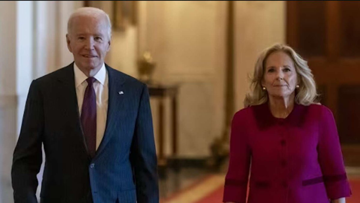 TheBabylonBee's tweet image. Joe Biden Pardons Wife Jill For Impersonating A Doctor buff.ly/3BC56hF