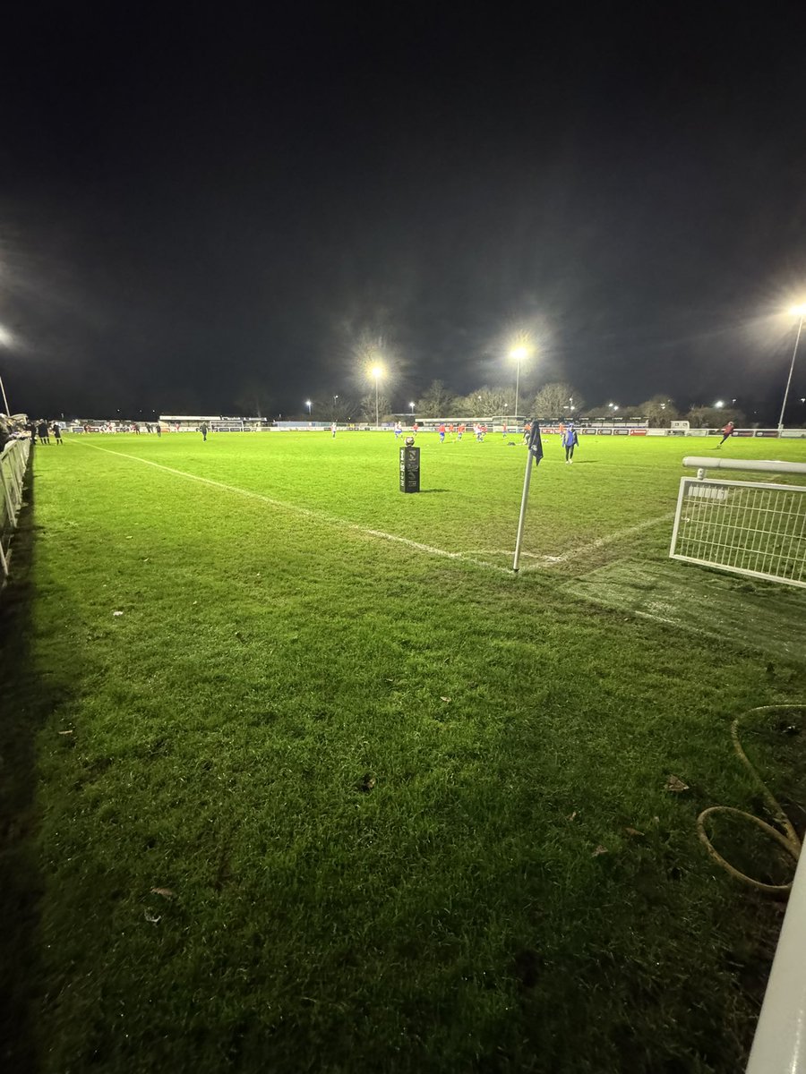 manlik3padzz's tweet photo. My first visit to @CleeTownFC this evening with my lad. Superb set up and very friendly set of fans. The burger was also maybe the best thing I have ever had inside a football ground so credit where it’s due 🍔 was a decent game as well the home side coming away 2-0 winners https://t.co/QzrVMHj3xv