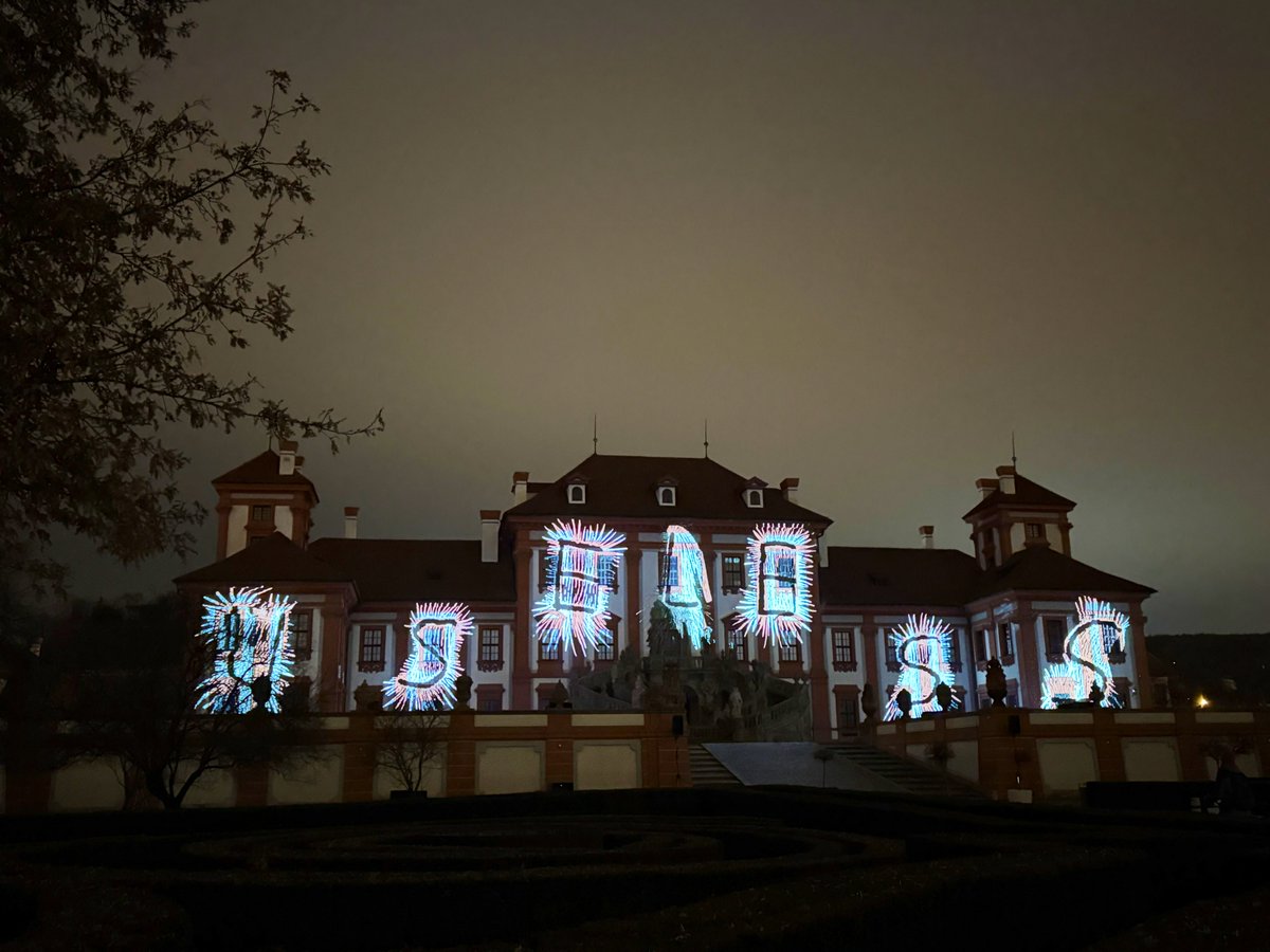ondraschoffka's tweet photo. Ještě zítra máte možnost zavítat večer do pražské Troji na zámek a omrknout instalace v rámci akce Sv.Lucie 2024 GHMP x Signal Festival - pokud můžete, tak běžte, stojí to za to! A pak se můžete za odměnu stavit v Bistro Karel..! ;) #GHMP @signalfestival https://t.co/RKwuPi4c6A