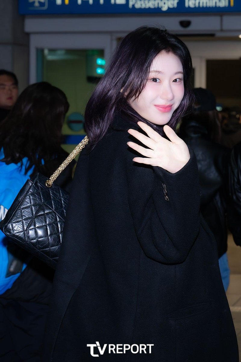 CHAERYEONG_INTL's tweet photo. [PREVIEW] Chaeryeong’s Press Preview at ICN Airport bound to Japan.

🔗 https://t.co/R9erQr1UNX
🔗 https://t.co/jkeP3Qnksv
🔗 https://t.co/TQHRFT3ZYb

#채령 #CHAERYEONG #チェリョン #彩領 #彩领 https://t.co/pk6E4bHHJP